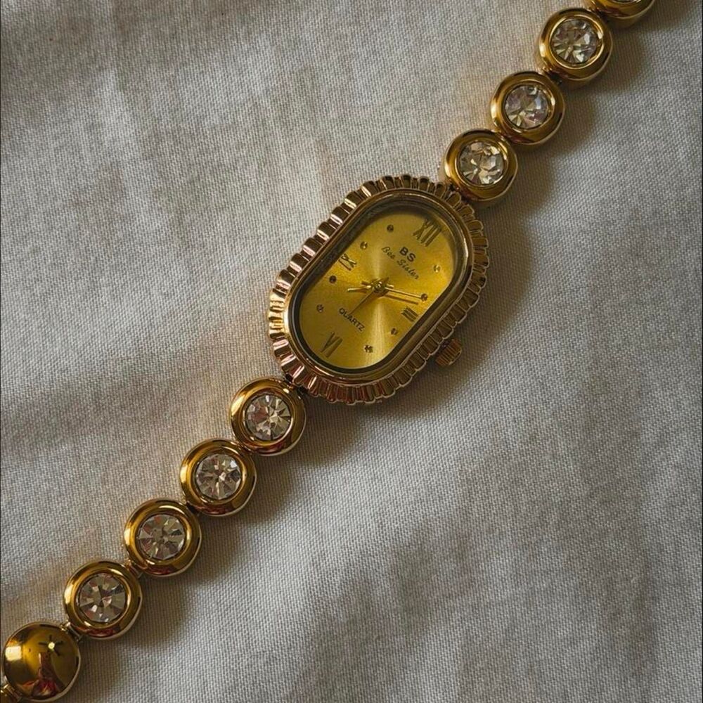 Vintage Gold Plated Rhinestone Oval Bracelet Watch - Picture 7 of 8